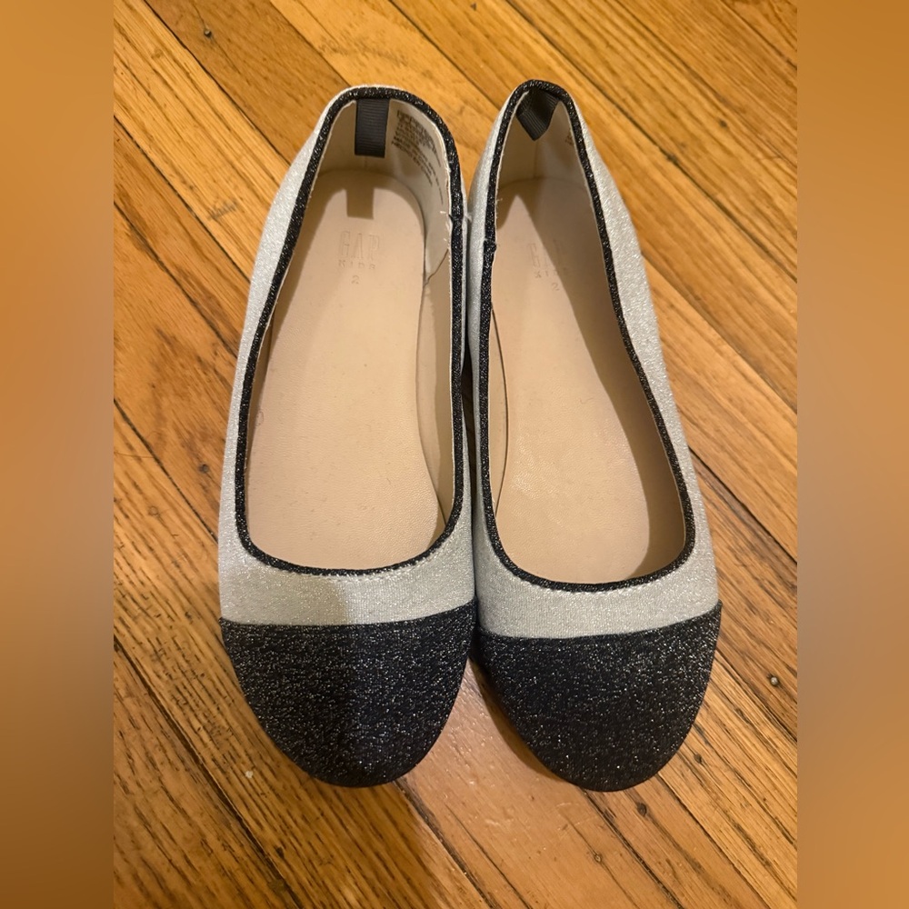 GAP Black and Silver Women's Flats